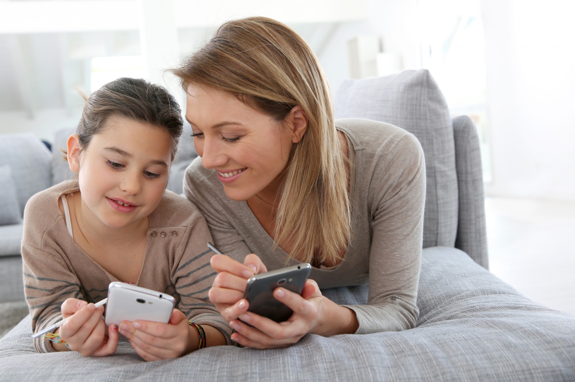 5 patarimai, kurie privers Jūsų vaikus nebepiknaudžiauti išmaniaisiais telefonais