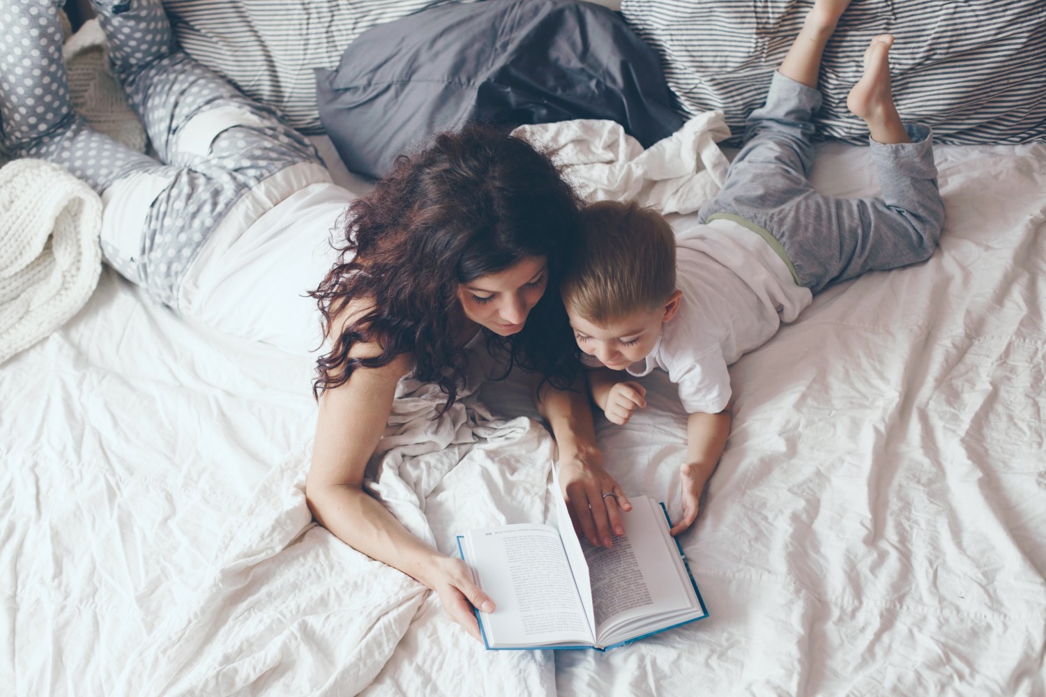 3 aspektai, į kuriuos verta atkreipti dėmesį norint paskatinti jūsų vaiką skaityti knygas